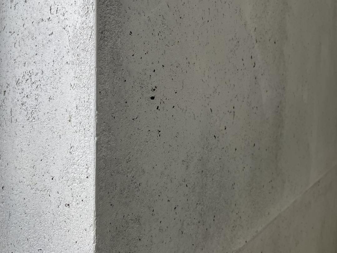 Beton TG od Luxmal na ścianach i sufitach – tynk dekoracyjny, Sztuka Struktury