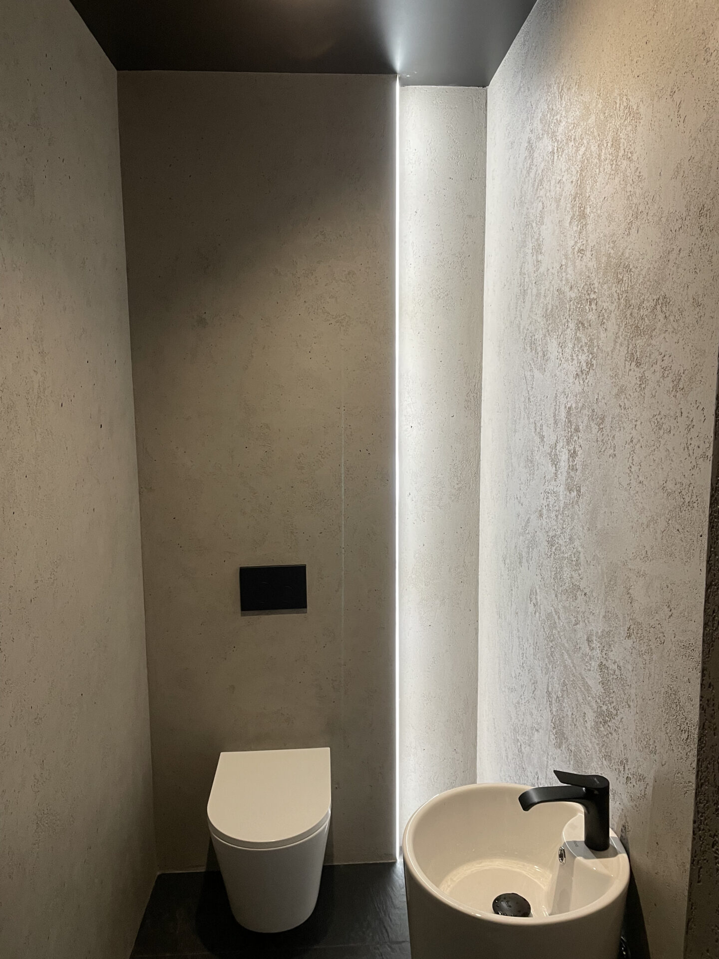 Beton architektoniczny w mikrotoalecie – tynk dekoracyjny, Sztuka Struktury