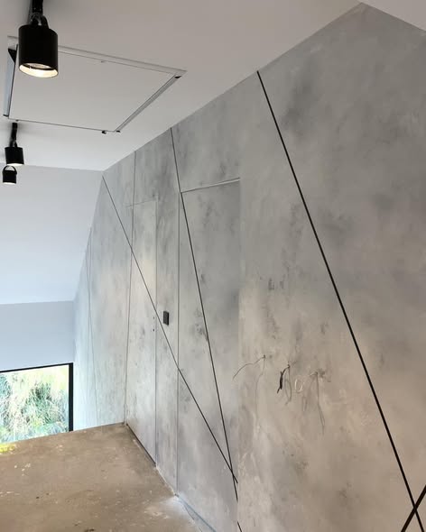 Beton dekoracyjny z czarnymi liniami – zdjecie 1