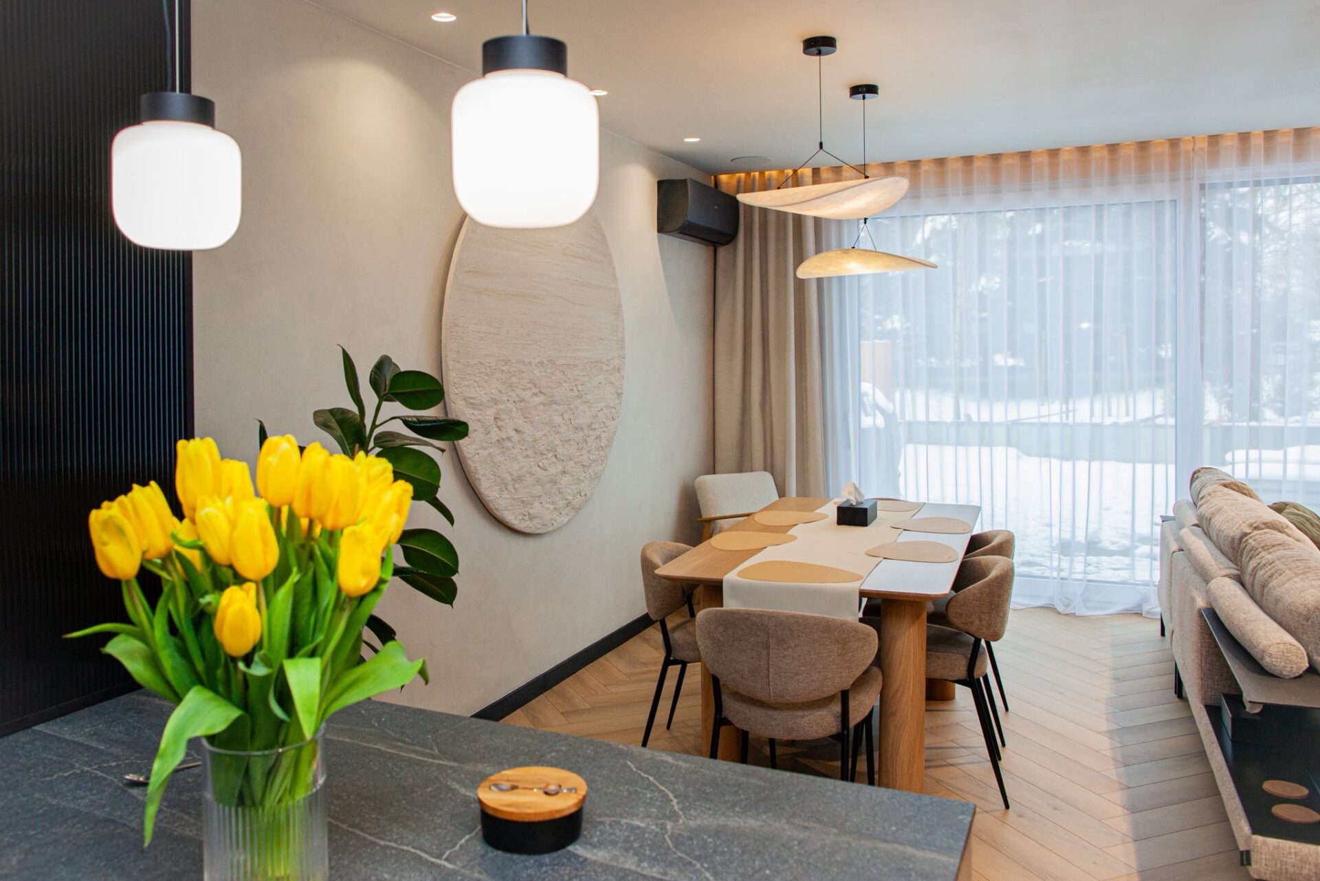 Dwupoziomowy apartament na Orlim Wzgórzu – tynk dekoracyjny, Sztuka Struktury